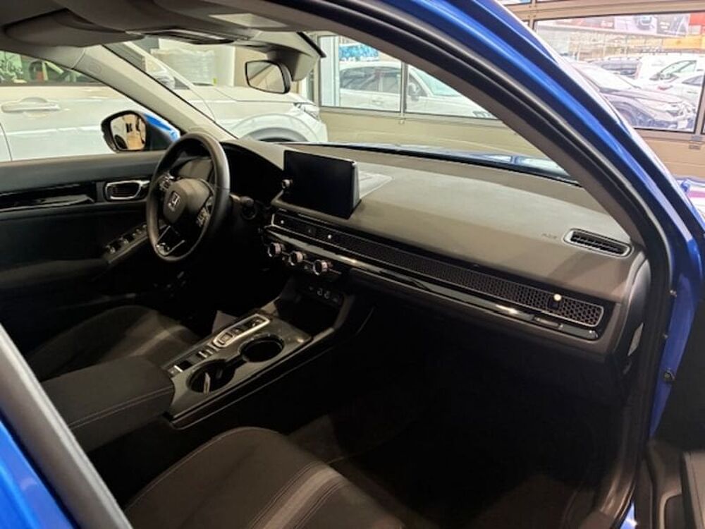 Honda Civic E: Hev 2.0 i-MMD CVT Elegance